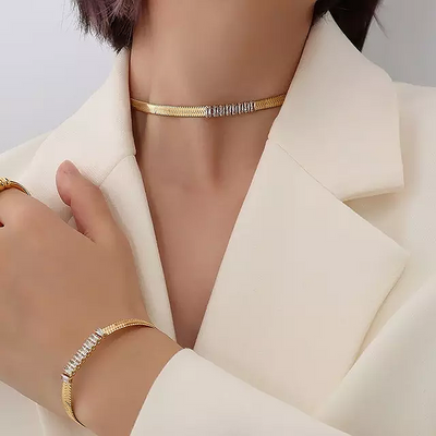 Elvia Necklace