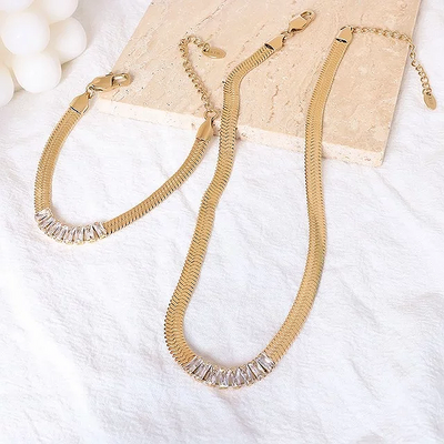 Elvia Necklace