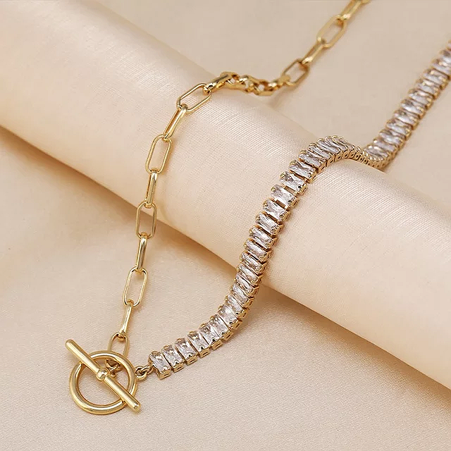 Rea Necklace