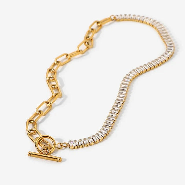 Rea Necklace